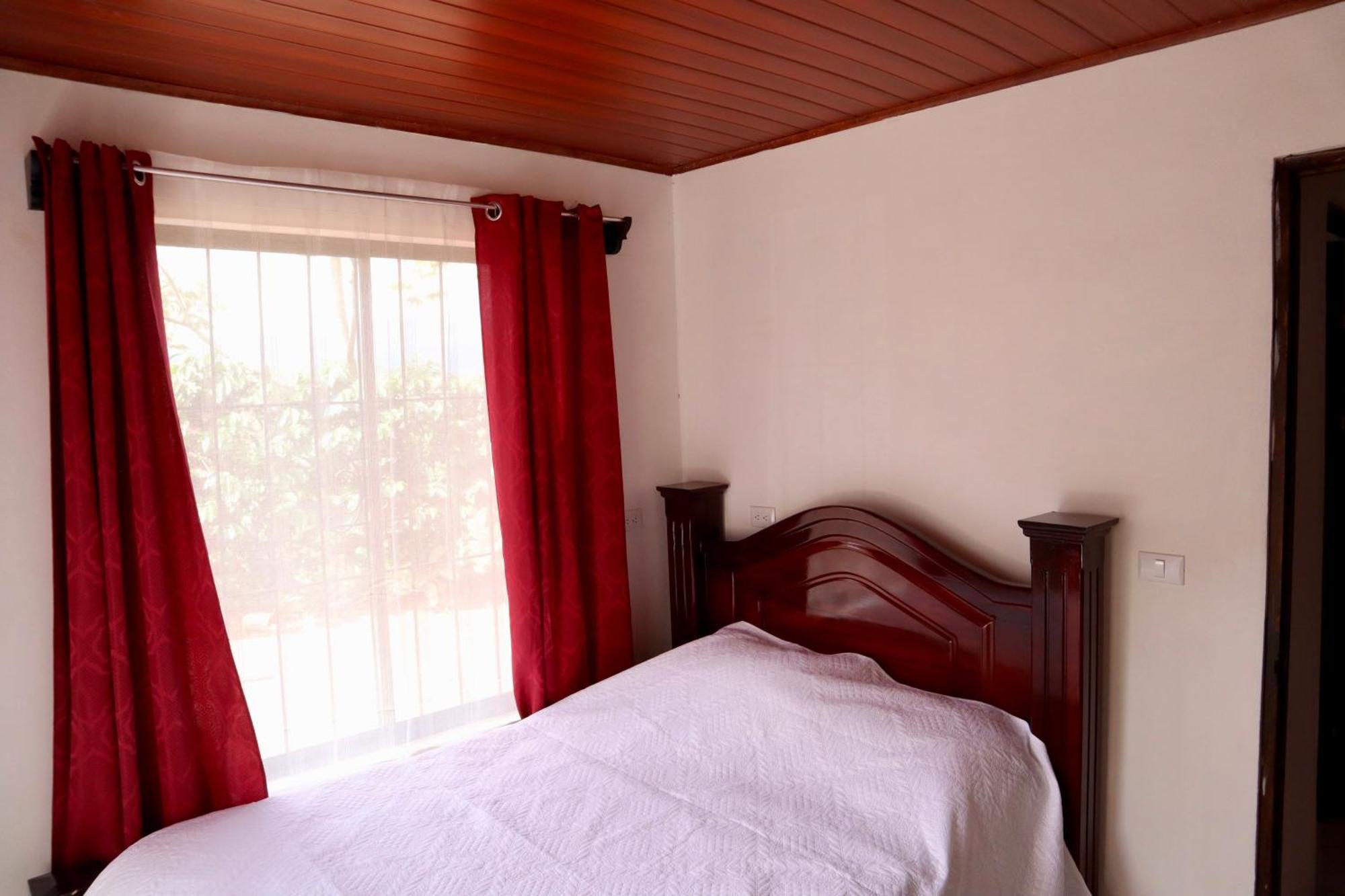 Casa Orquideas Atenas